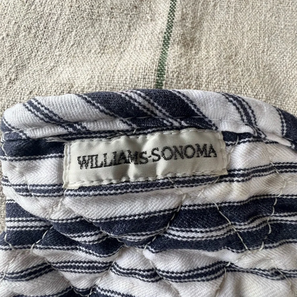 Williams Sonoma Navy and White Striped Oven Mitt and Pot Holder Set​
